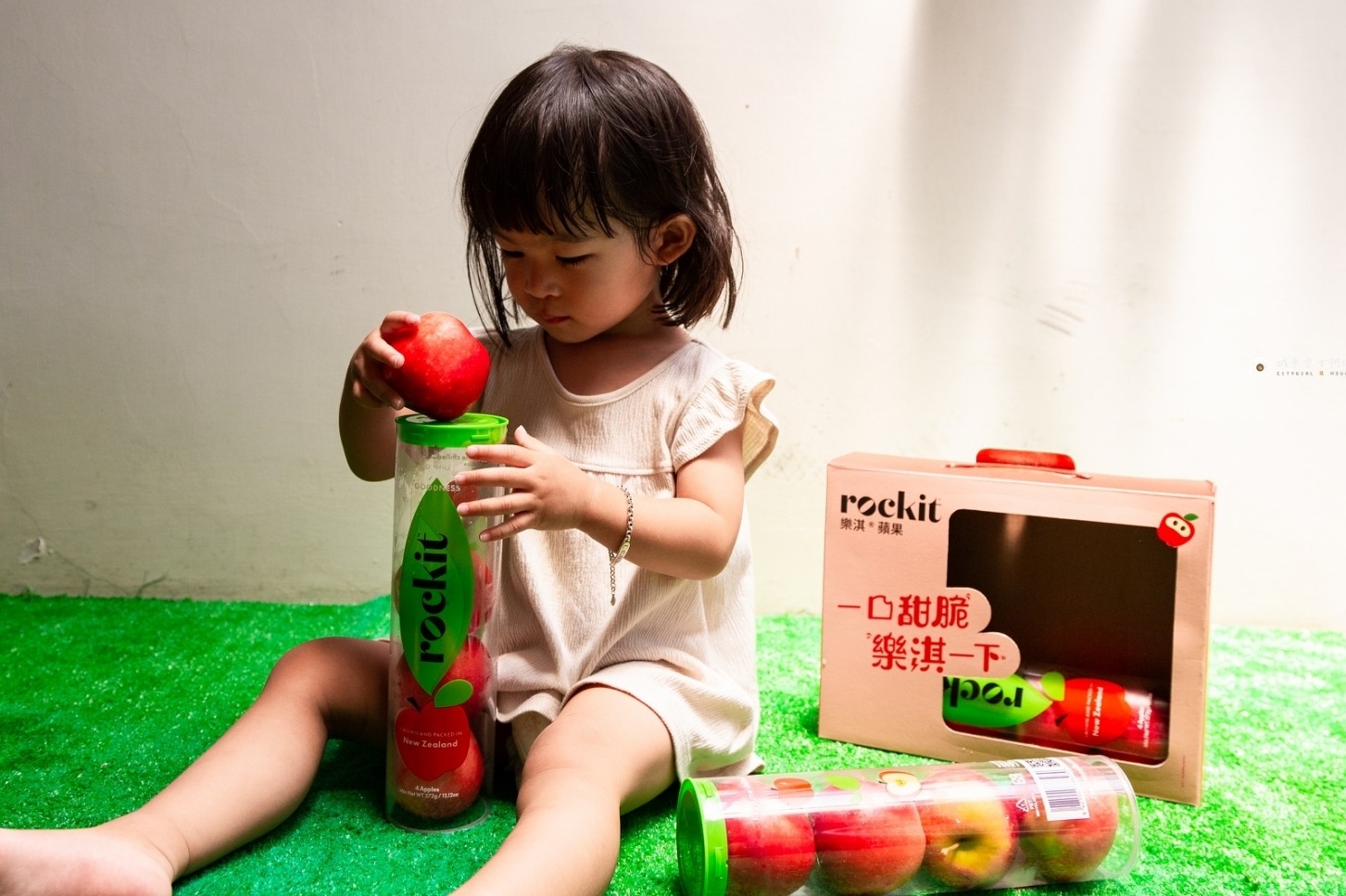 [宅配美食]大人小孩都愛吃！紐西蘭Rockit樂淇蘋果 香脆清甜每一口 健康補給好方便 @城市少女阿璇