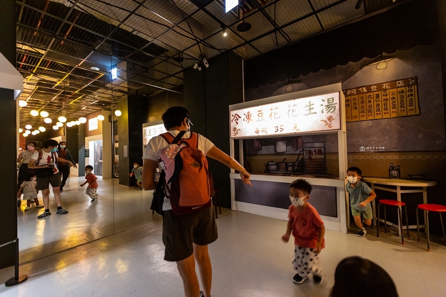 [嘉義景點]三層樓寓教娛樂空間只要銅板價  小朋友進來就玩瘋   嘉園遊戲中學古今｜ 探索 教育 藝術 體驗｜嘉義市立博物館｜親子室內景點 @城市少女阿璇