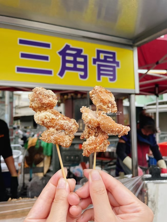 [台南美食]超人氣秒殺美食！安南區最強三角骨  中州寮保安宮三角骨 安南區必吃排隊美食 @城市少女阿璇