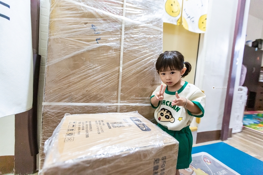 [育兒日記]孩子的桌上小樂園！高CP值兒童桌椅推薦，多功能學習/遊戲/吃飯桌，KIDUS兒童多功能學習桌椅組開箱心得～ @城市少女阿璇