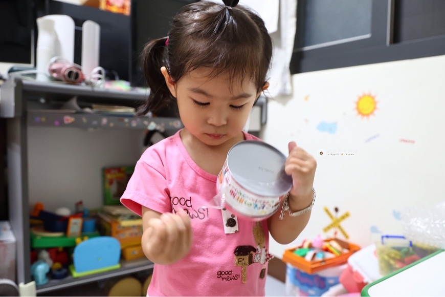 [育兒日記]日本原裝進口！超可愛鐵盒包裝，好吃又營養，小朋友愛不釋手～日本康明兒童魚肝油軟糖 @城市少女阿璇