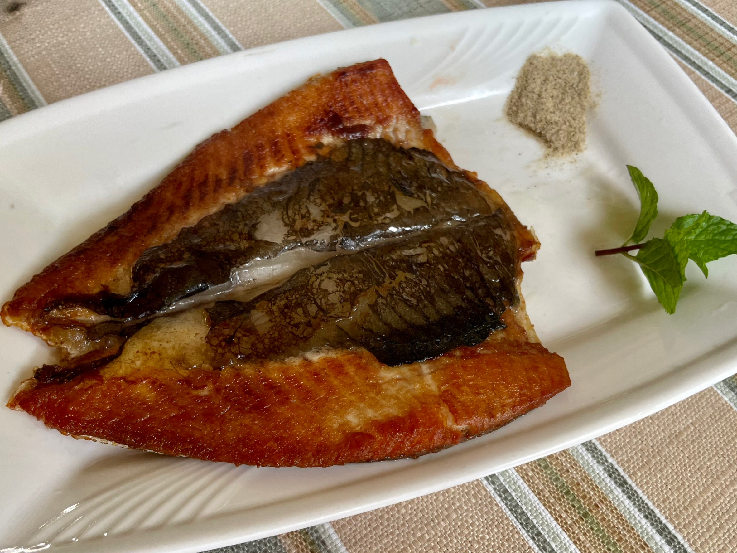 [台南美食]超隱密安南區美食，必點爆量蚵仔麵線，大碗公粉圓冰，古早味家常菜，浮誇好拍又好吃｜椰庭景觀餐廳 @城市少女阿璇