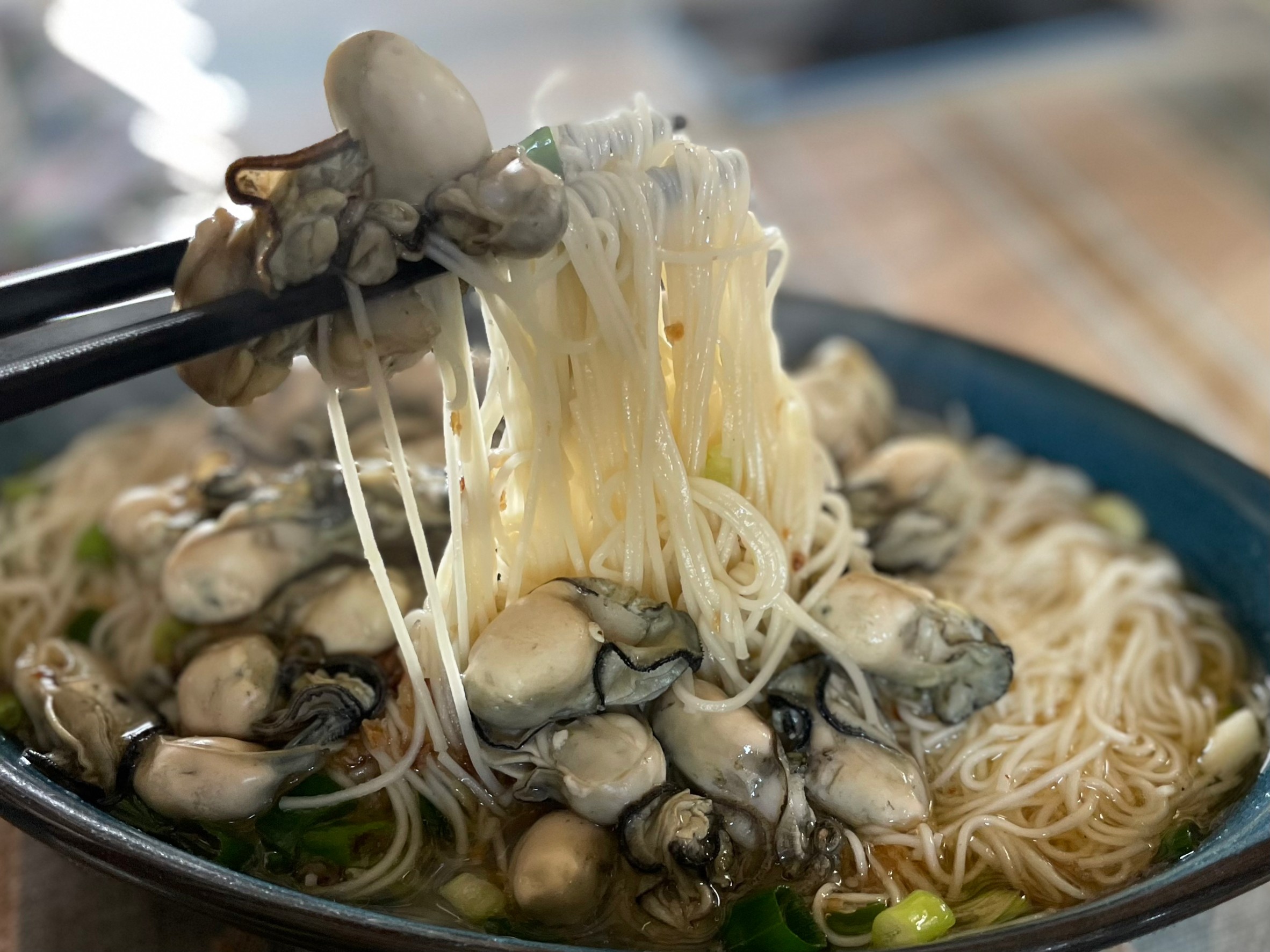 [台南美食]超隱密安南區美食，必點爆量蚵仔麵線，大碗公粉圓冰，古早味家常菜，浮誇好拍又好吃｜椰庭景觀餐廳 @城市少女阿璇