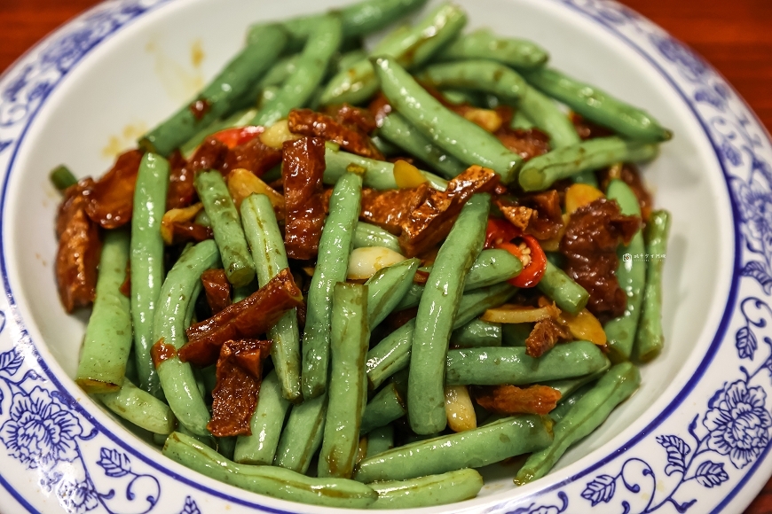 [台南餐廳]激推山寨雞！在地人都吃這家台式熱炒手路菜，新營聚餐餐廳推薦｜山寨家庭餐廳 @城市少女阿璇