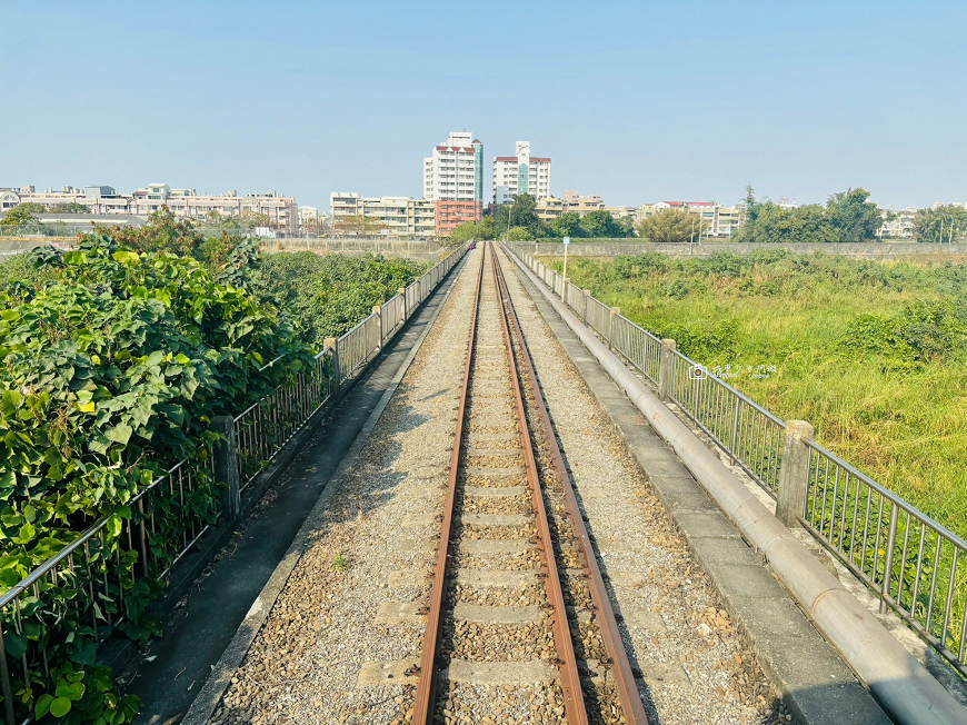 [台南旅遊]台南新玩法！搭懷舊「勝利號」看舊鐵道、吃冰，藍皮列車加上蒂芬妮藍車廂，超級美～ @城市少女阿璇