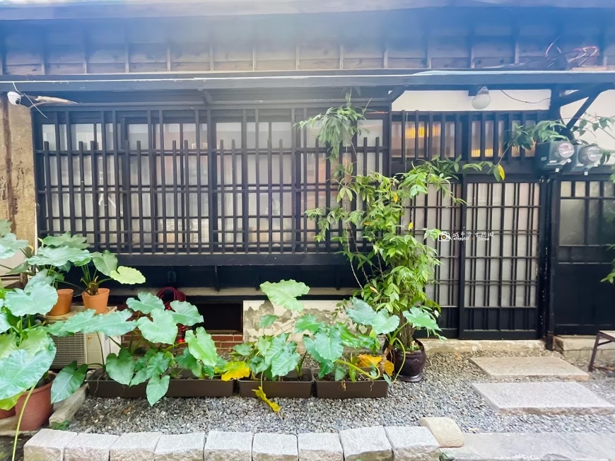 [台南美食]秒飛日本！網美必訪台南老屋咖啡廳 令人陶醉的日式下午茶｜衛屋茶事 Sputnik Lab @城市少女阿璇