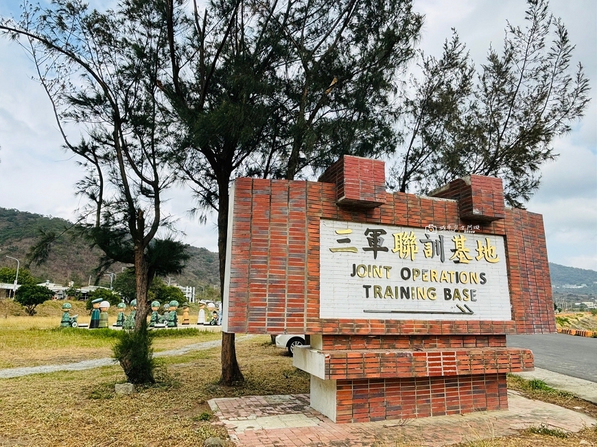 [屏東景點]超好拍！Q版阿兵哥公仔站在棋盤上 多台戰車超帥氣 屏東車城景點｜棋開得勝戰車公園 @城市少女阿璇