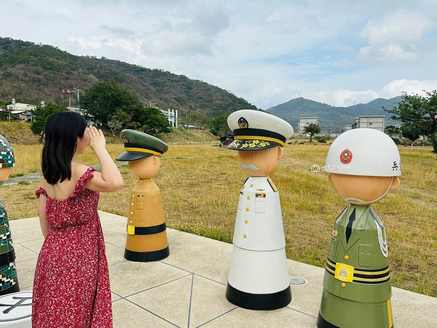 [屏東景點]超好拍！Q版阿兵哥公仔站在棋盤上 多台戰車超帥氣 屏東車城景點｜棋開得勝戰車公園 @城市少女阿璇