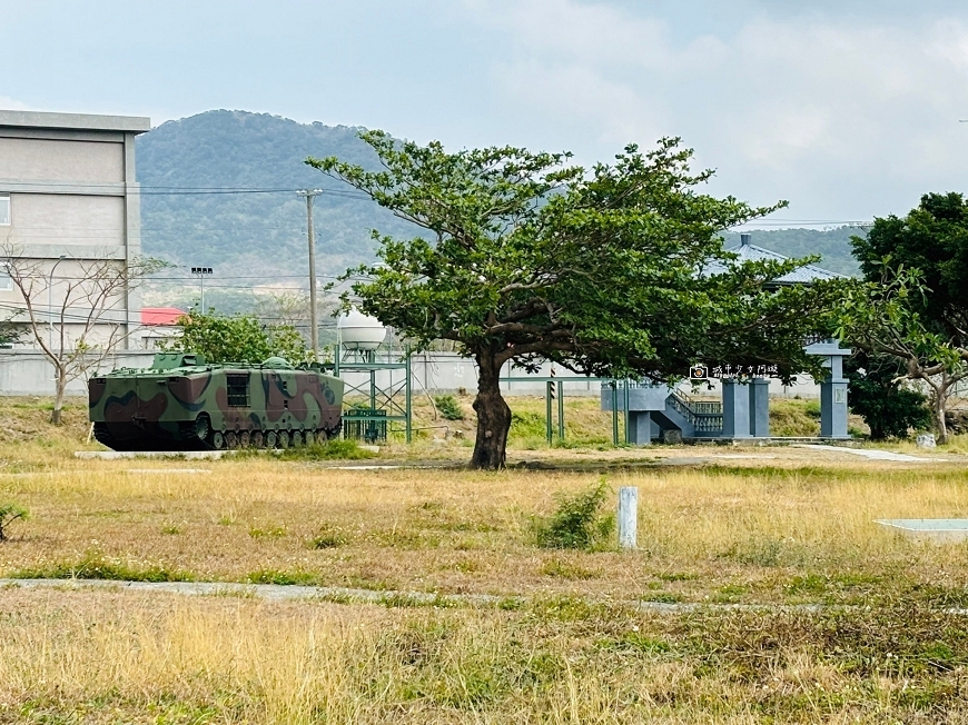 [屏東景點]超好拍！Q版阿兵哥公仔站在棋盤上 多台戰車超帥氣 屏東車城景點｜棋開得勝戰車公園 @城市少女阿璇