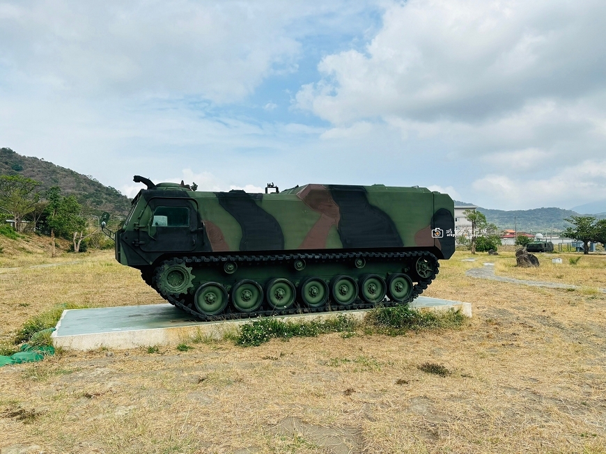 [屏東景點]超好拍！Q版阿兵哥公仔站在棋盤上 多台戰車超帥氣 屏東車城景點｜棋開得勝戰車公園 @城市少女阿璇