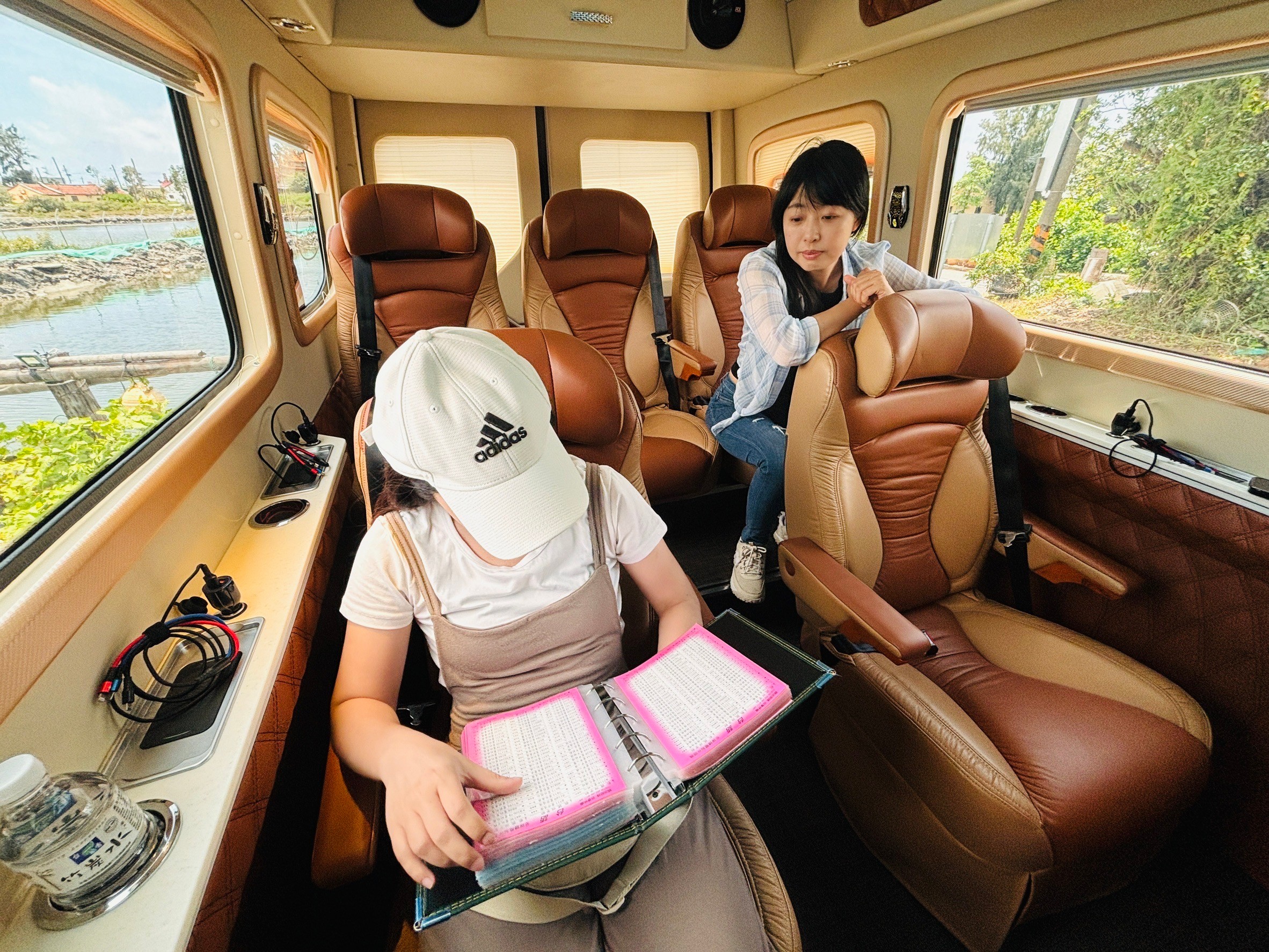 台南包車遊～安全舒適的全新車隊，包車旅遊才能真正放鬆，台灣包車推薦｜府城國際台灣包車 @城市少女阿璇