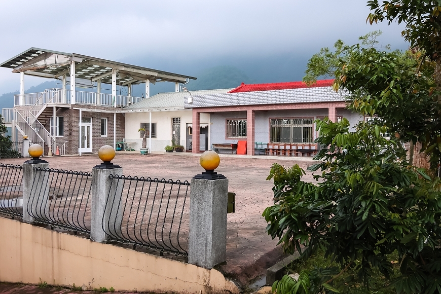 [台南景點]坐擁遼闊平原美景，175咖啡公路最高景觀咖啡廳，  喝咖啡看夕陽吃山產｜台南最高峰五隆園咖啡民宿 @城市少女阿璇