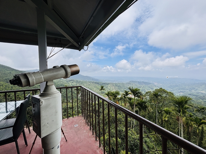 [台南景點]坐擁遼闊平原美景，175咖啡公路最高景觀咖啡廳，  喝咖啡看夕陽吃山產｜台南最高峰五隆園咖啡民宿 @城市少女阿璇