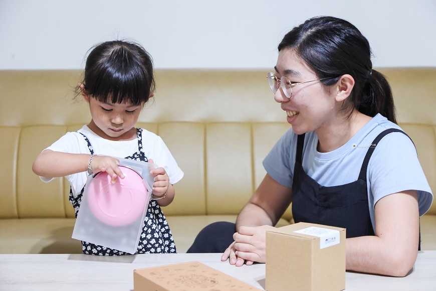 [育兒日記]幼兒開學必備！作伴姓名貼安心材質，防水耐高溫超耐用，客製化繽紛餐碗、不鏽鋼杯真心推薦 @城市少女阿璇