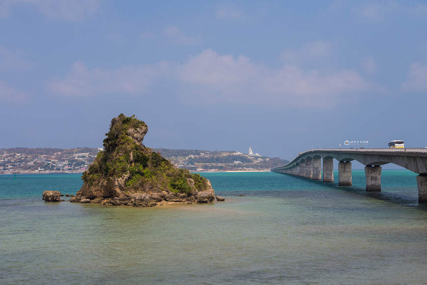 [日本旅遊]沖繩必訪景點   古宇利島一日遊攻略  古宇利海洋塔、古宇利心形岩、蝦蝦飯、古宇利大橋  絕美海景戀之島｜古宇利島推薦景點 @城市少女阿璇