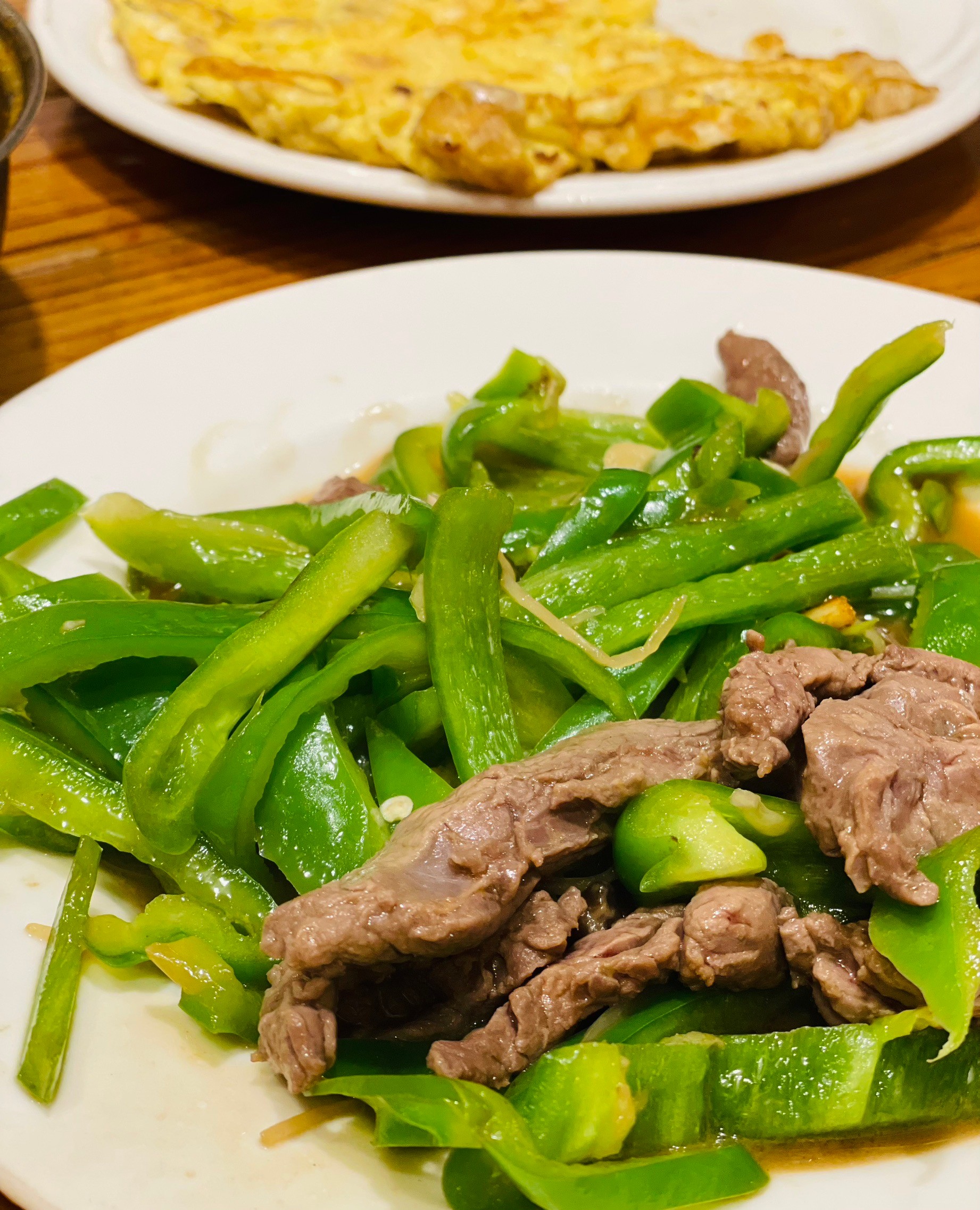 [台南美食]在地人才知道！在日式包廂吃台式熱炒，營業到凌晨不趕人，台南聚餐推薦｜上鶴茶坊 @城市少女阿璇