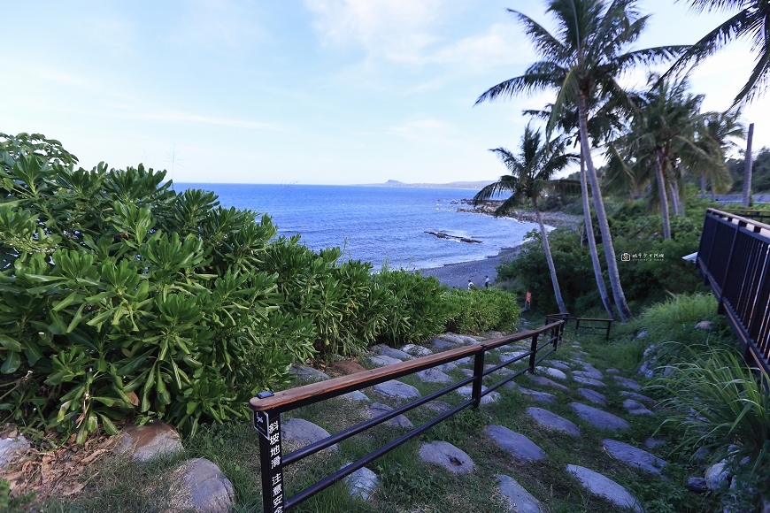 [台東旅遊]網美必訪！絕美海景就在眼前，看海放空好療癒，台東海景咖啡廳推薦 |藍色海灣Bluebayou @城市少女阿璇