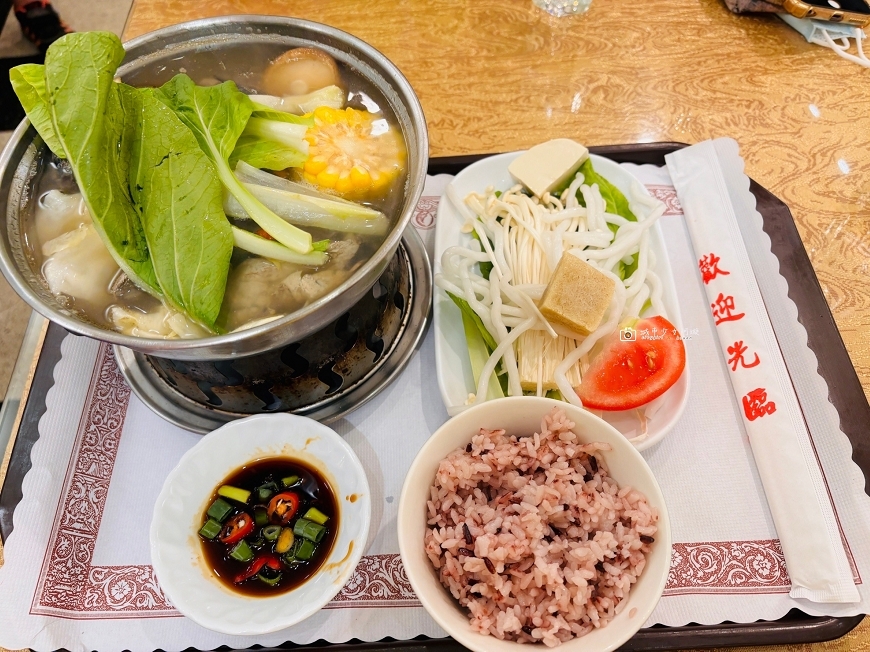 [台南美食]在地人愛店！復古風格簡餐餐廳，用料實在餐點美味，佳里聚餐推薦｜Ba Dou巴豆簡餐 @城市少女阿璇