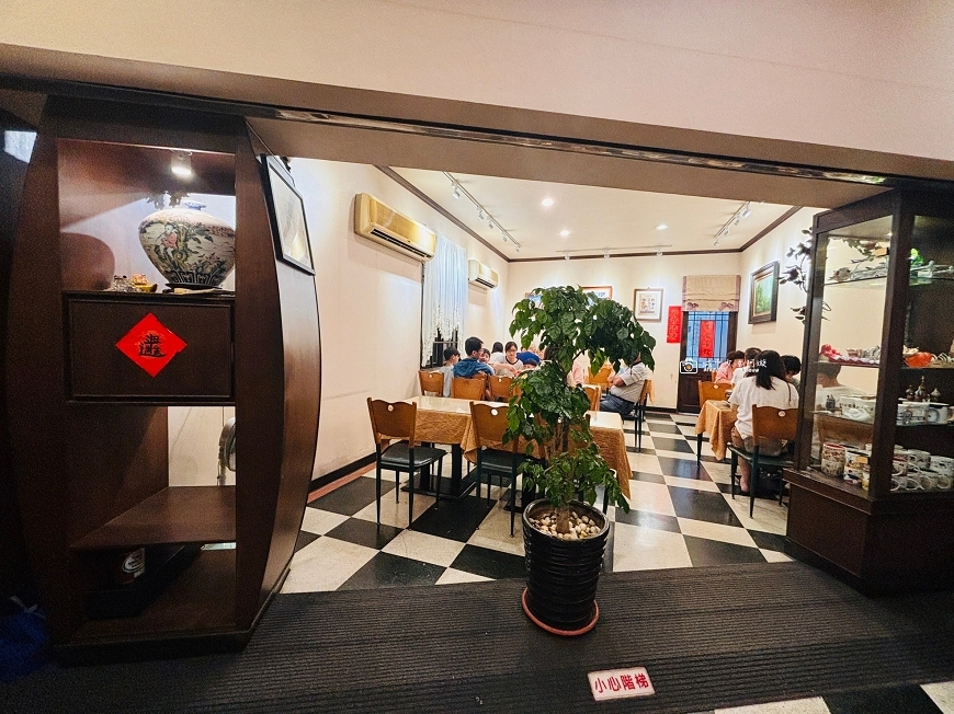 [台南美食]在地人愛店！復古風格簡餐餐廳，用料實在餐點美味，佳里聚餐推薦｜Ba Dou巴豆簡餐 @城市少女阿璇