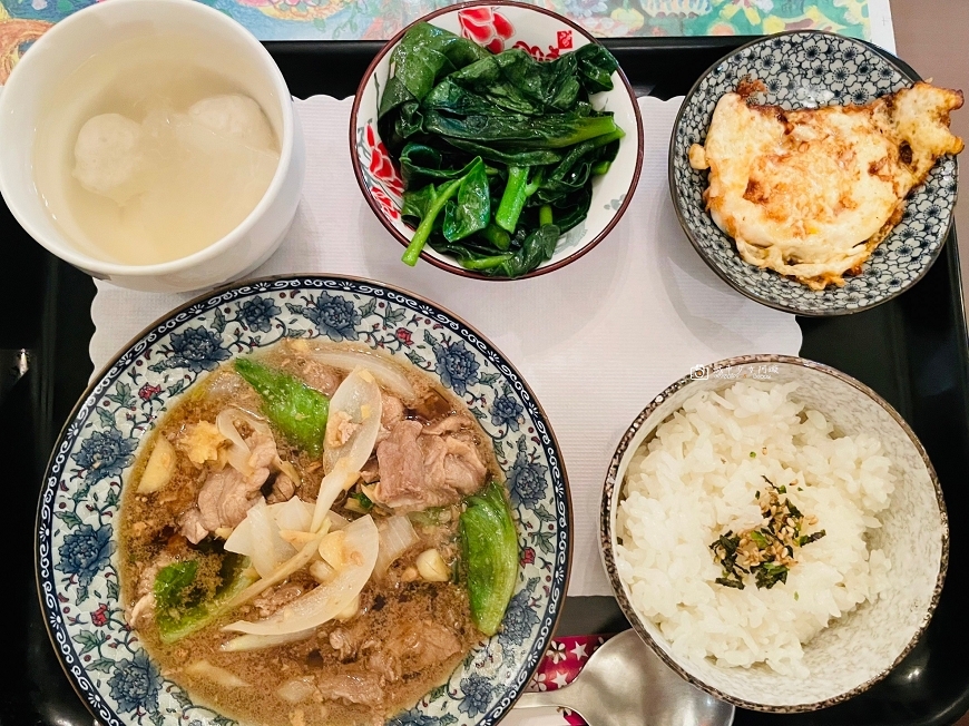 [台南美食]低調卻不失美味的復古簡餐餐廳，超佛心價格還附飲料跟甜點，佳里聚餐餐廳推薦｜珞角簡餐(附菜單) @城市少女阿璇