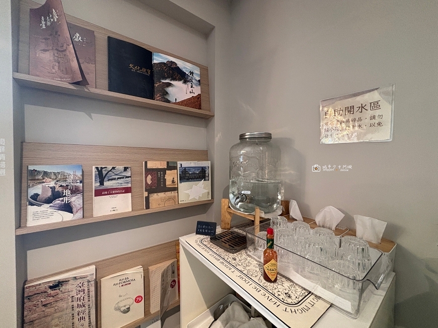 [台南美食]好拍又舒適的聚會空間，台南網美氛圍餐廳，每個角落都有小巧思｜我在cogitocafe52 @城市少女阿璇