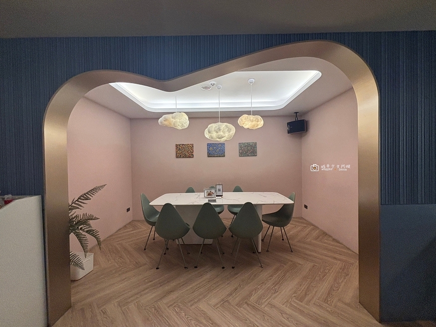 [台南美食]好拍又舒適的聚會空間，台南網美氛圍餐廳，每個角落都有小巧思｜我在cogitocafe52 @城市少女阿璇