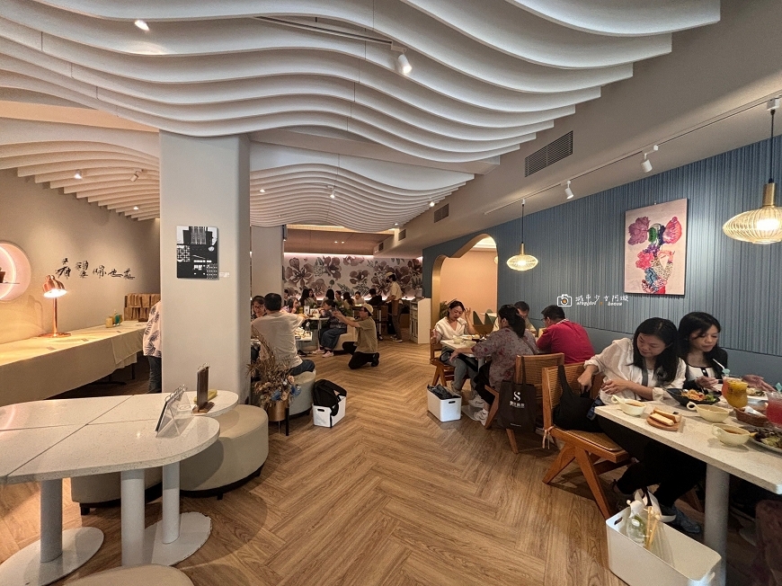 [台南美食]好拍又舒適的聚會空間，台南網美氛圍餐廳，每個角落都有小巧思｜我在cogitocafe52 @城市少女阿璇