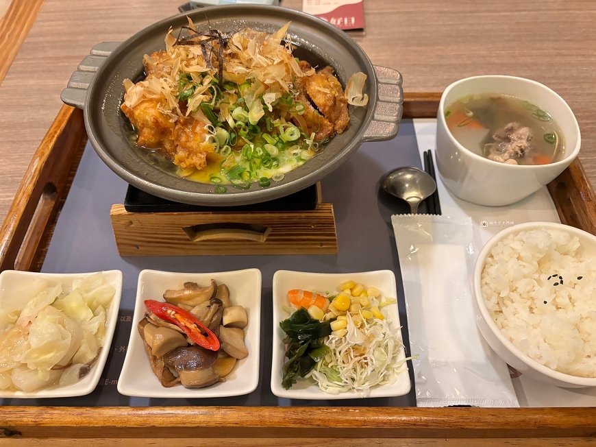 [台南美食]佳里人氣簡餐火鍋，隱身住宅區裡的鄉村風餐廳，平假日皆滿滿人潮，佳里聚餐餐廳推薦｜好日。comfort food @城市少女阿璇