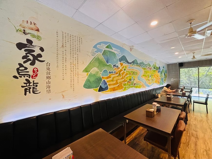 [台東美食]台東市區玻璃屋簡餐，用餐空間寬敞，餐點選擇豐富，熱氣球嘉年華吹冷氣好去處｜烏龍院家庭食堂 @城市少女阿璇