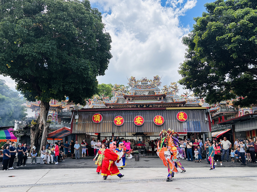 [台南旅遊]高人氣東山咖啡館，山巒美景一覽無遺，大鋤花間咖啡生態農場，東山175咖啡公路景觀餐廳推薦 @城市少女阿璇