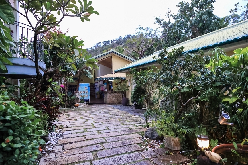 [屏東住宿]南洋風戶外大眾池體驗，多種溫泉SPA池，專屬美人湯與獨棟木屋｜茴香戀戀溫泉會館 ，屏東四重溪溫泉季 @城市少女阿璇