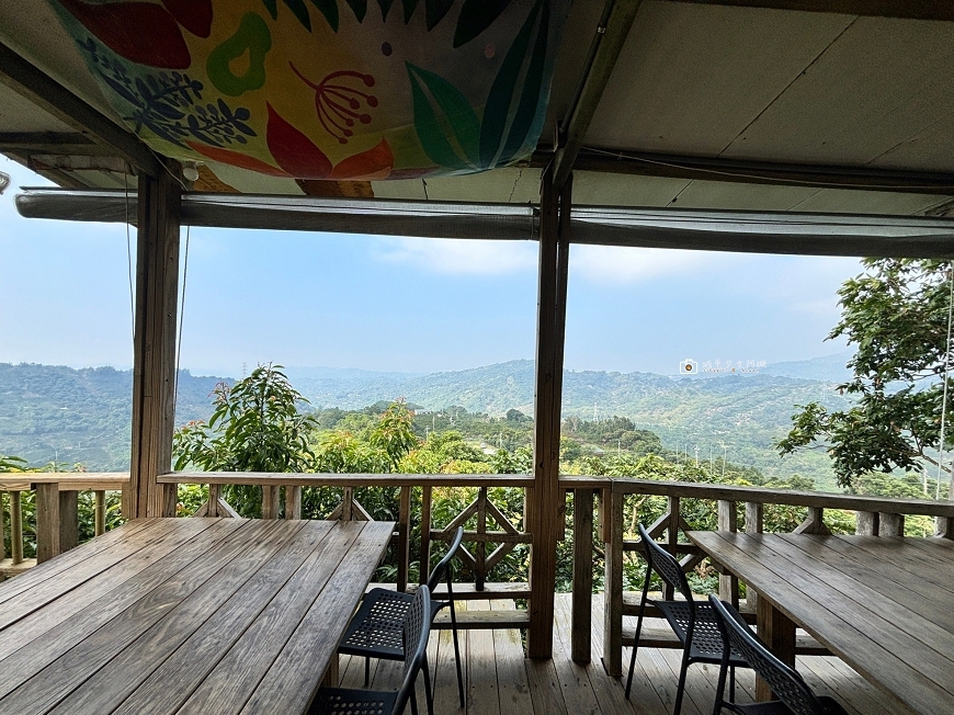 [台南旅遊]高人氣東山咖啡館，山巒美景一覽無遺，大鋤花間咖啡生態農場，東山175咖啡公路景觀餐廳推薦 @城市少女阿璇