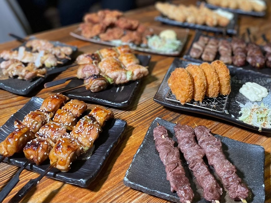 [台南美食]漫遊台南夜晚，海安路上的日式居酒屋，串燒與啤酒的完美搭配｜杉樽串燒居酒屋 @城市少女阿璇