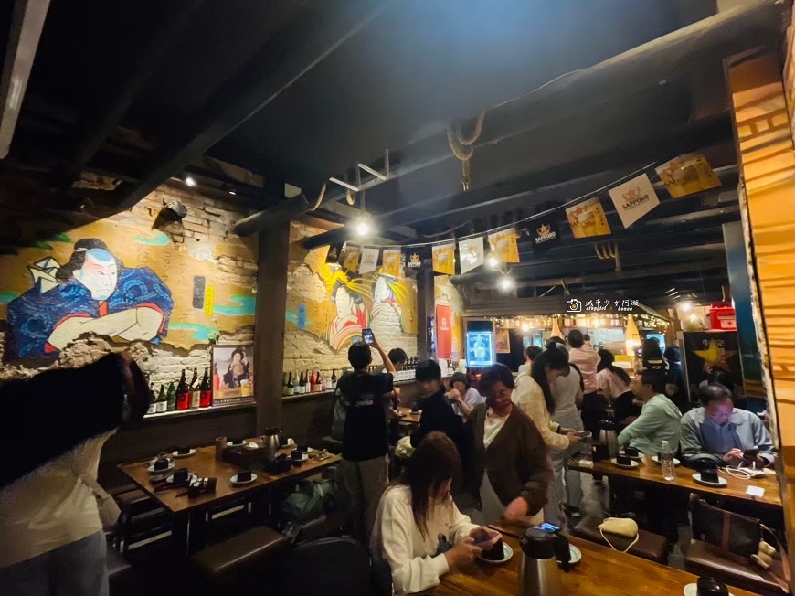 [台南美食]漫遊台南夜晚，海安路上的日式居酒屋，串燒與啤酒的完美搭配｜杉樽串燒居酒屋 @城市少女阿璇