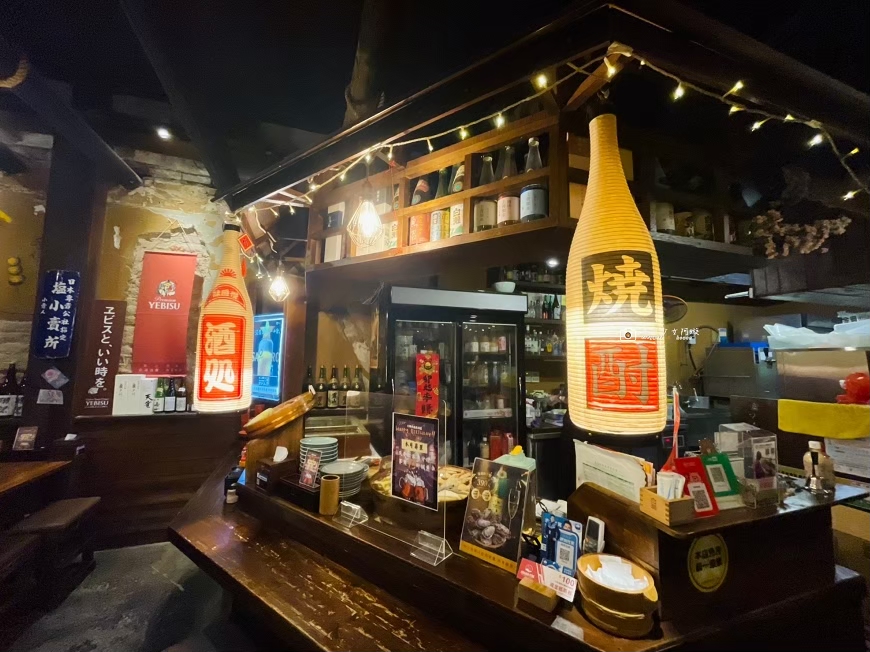 [台南美食]漫遊台南夜晚，海安路上的日式居酒屋，串燒與啤酒的完美搭配｜杉樽串燒居酒屋 @城市少女阿璇