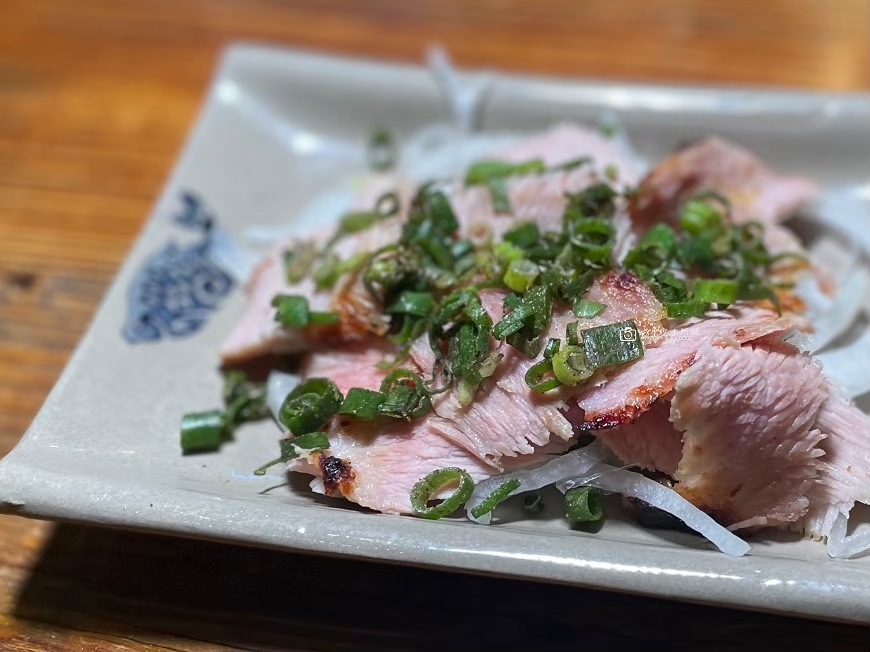 [台南美食]漫遊台南夜晚，海安路上的日式居酒屋，串燒與啤酒的完美搭配｜杉樽串燒居酒屋 @城市少女阿璇