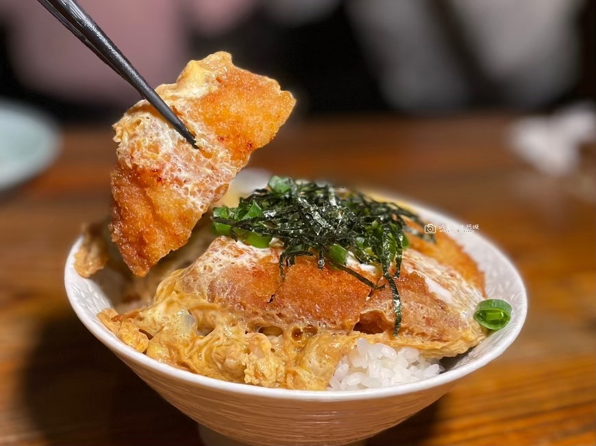 [台南美食]漫遊台南夜晚，海安路上的日式居酒屋，串燒與啤酒的完美搭配｜杉樽串燒居酒屋 @城市少女阿璇
