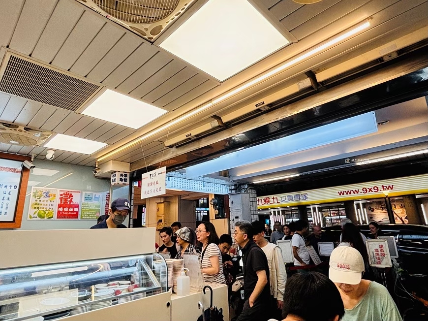 [台北美食]寧夏夜市排隊甜點，寧夏夜市甜品控必吃，寧夏夜市推薦美食地圖｜豆花莊 @城市少女阿璇