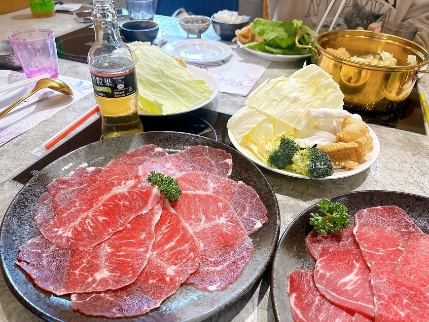 [嘉義美食]隱身市區的人氣火鍋店  環境舒適餐點實在聚餐首選  菜盤火鍋料全免費｜馨月鍋物 @城市少女阿璇