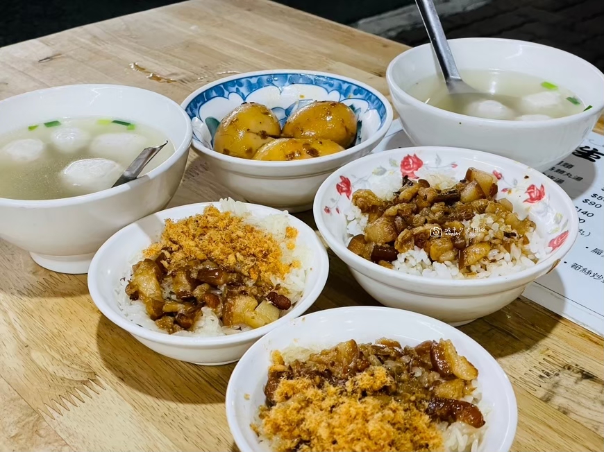 [台南美食]低調的台南小吃  海安路排隊傳說  老字號銅板美食｜福生小食店(福生小吃) @城市少女阿璇