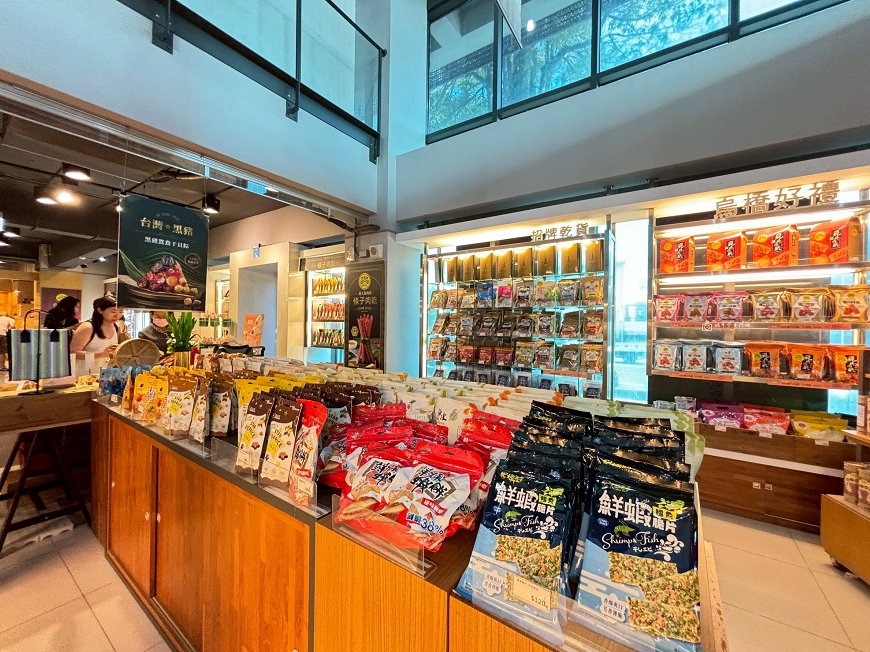 [台南旅遊]好吃又好玩！季節限定黑橋牌臺南粽，免門票香腸主題觀光工廠，台南親子景點推薦｜黑橋牌香腸博物館 @城市少女阿璇
