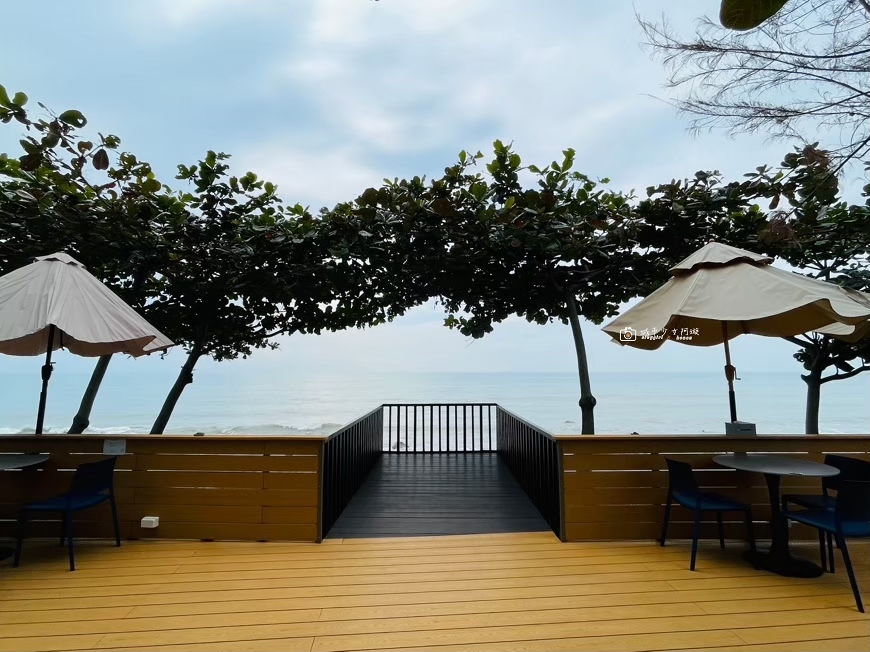 [屏東旅遊]看海秘境！海天一色美景超級紓壓，屏東順遊景點推薦，親子無障礙友善空間｜枋野秘境-海景咖啡 @城市少女阿璇