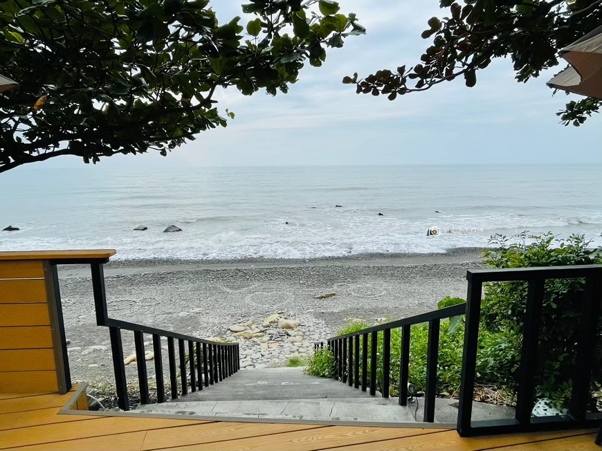 [屏東旅遊]看海秘境！海天一色美景超級紓壓，屏東順遊景點推薦，親子無障礙友善空間｜枋野秘境-海景咖啡 @城市少女阿璇