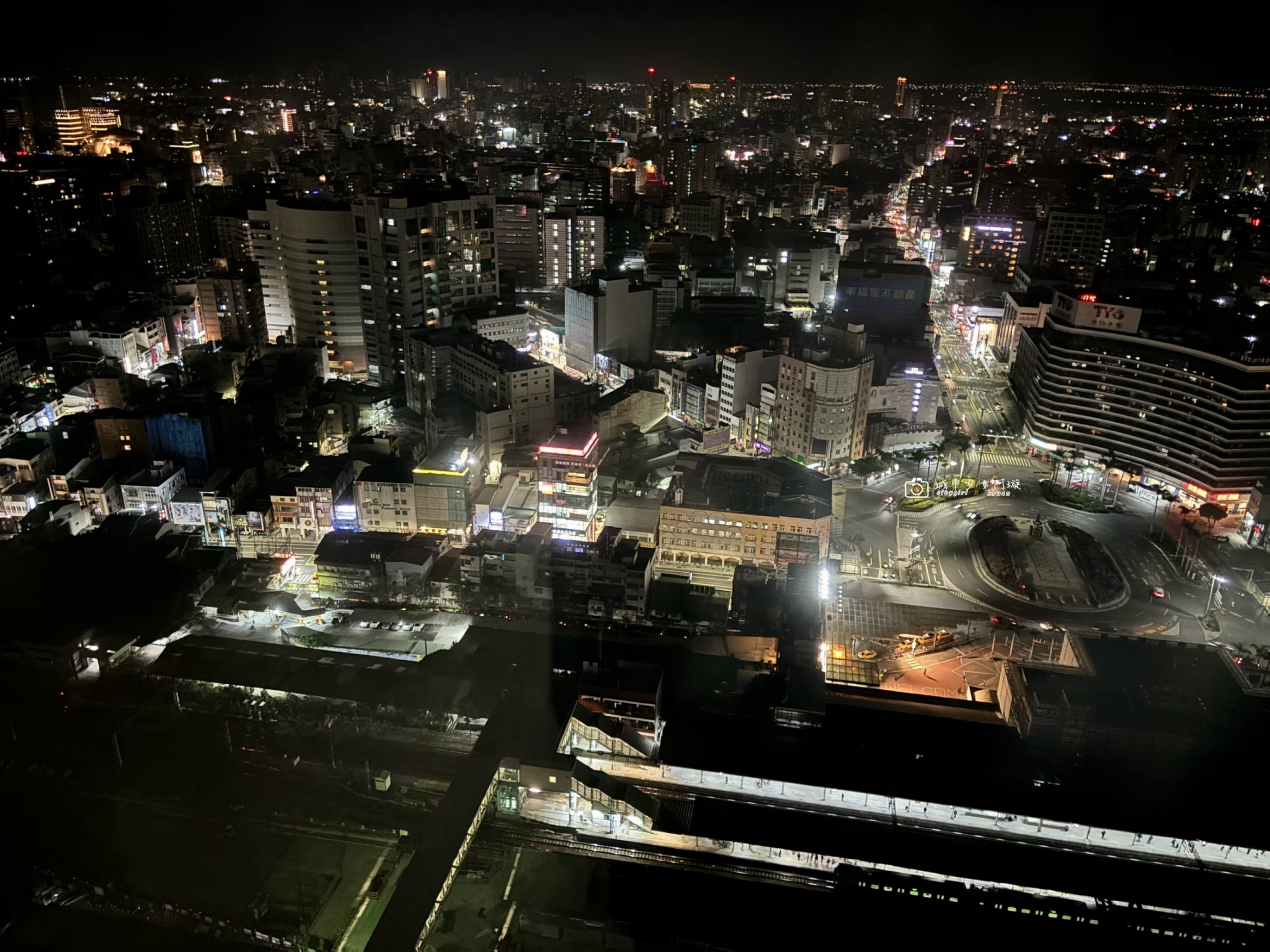 [台南住宿]不只樓層台南最高，服務也很頂！獨享全市最美風景，賓至如歸質感享受，超豐盛歐式自助餐，台南五星級飯店推薦｜台南遠東香格里拉 @城市少女阿璇
