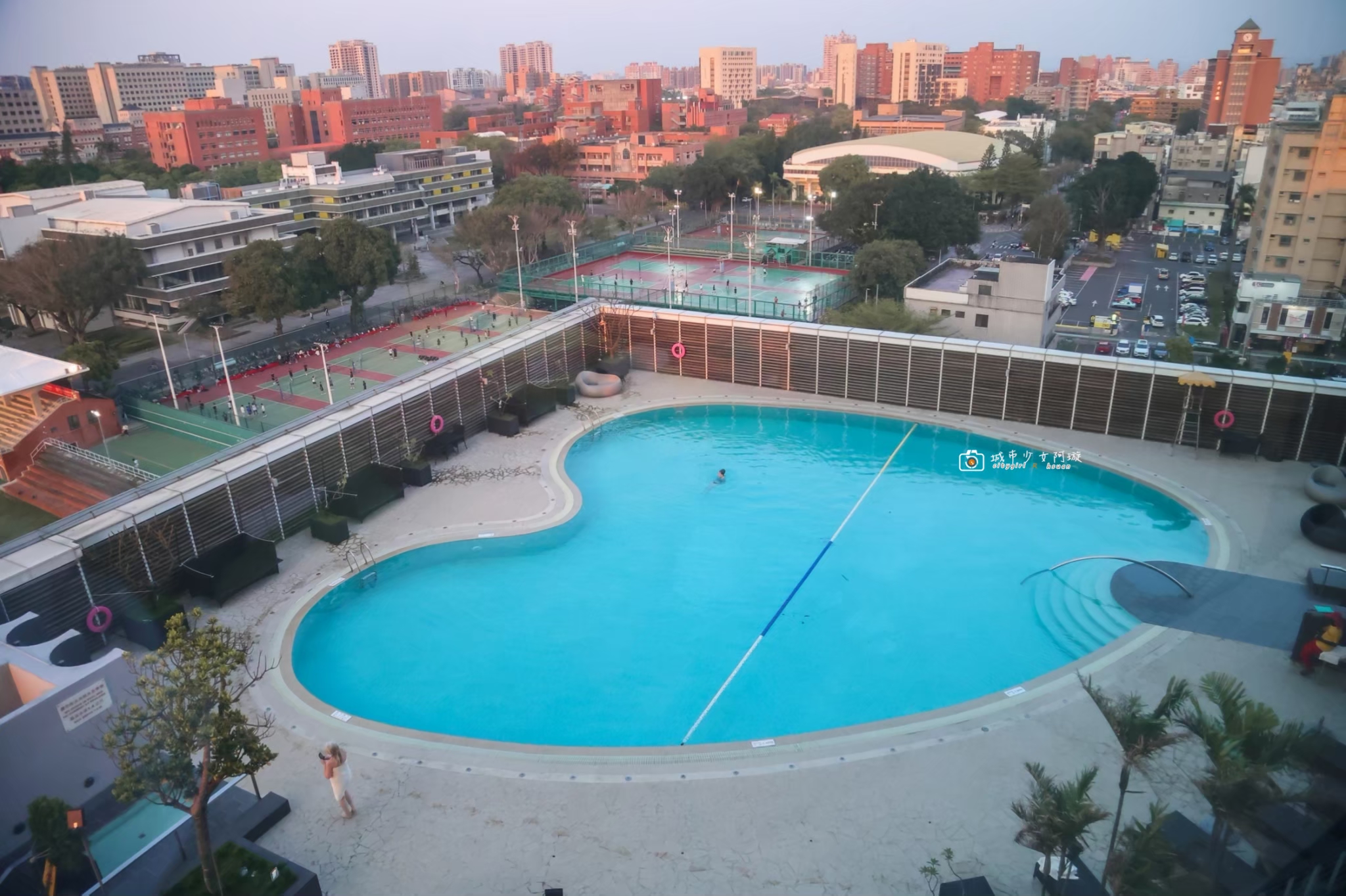 [台南住宿]不只樓層台南最高，服務也很頂！獨享全市最美風景，賓至如歸質感享受，超豐盛歐式自助餐，台南五星級飯店推薦｜台南遠東香格里拉 @城市少女阿璇