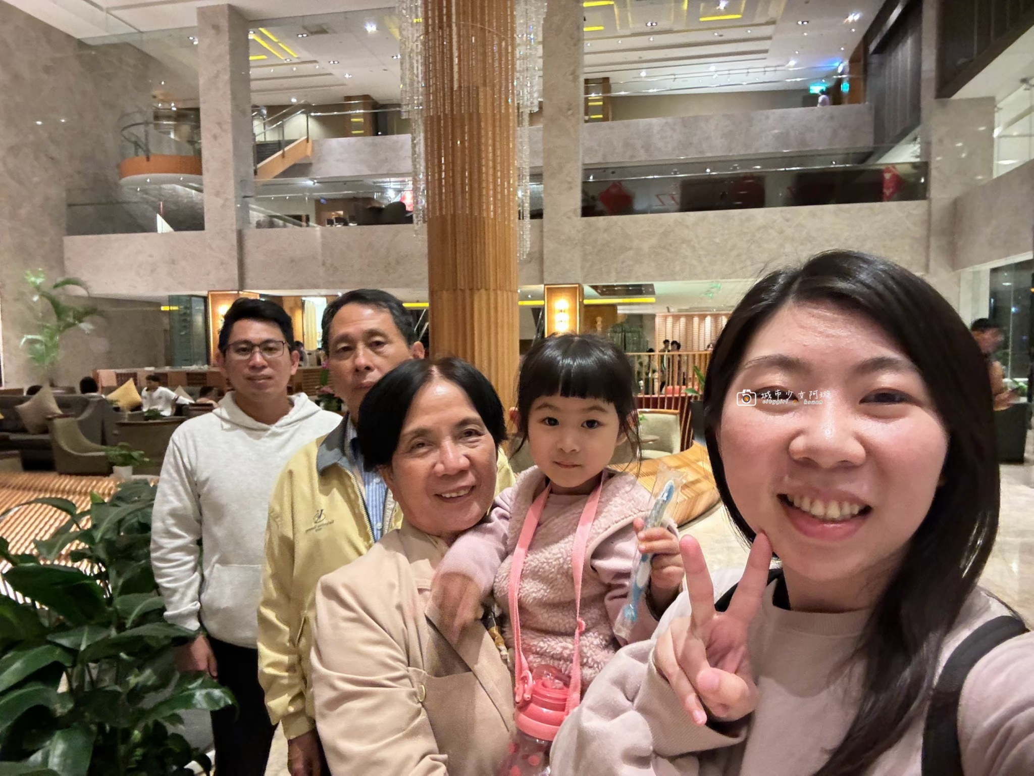 [台南住宿]不只樓層台南最高，服務也很頂！獨享全市最美風景，賓至如歸質感享受，超豐盛歐式自助餐，台南五星級飯店推薦｜台南遠東香格里拉 @城市少女阿璇