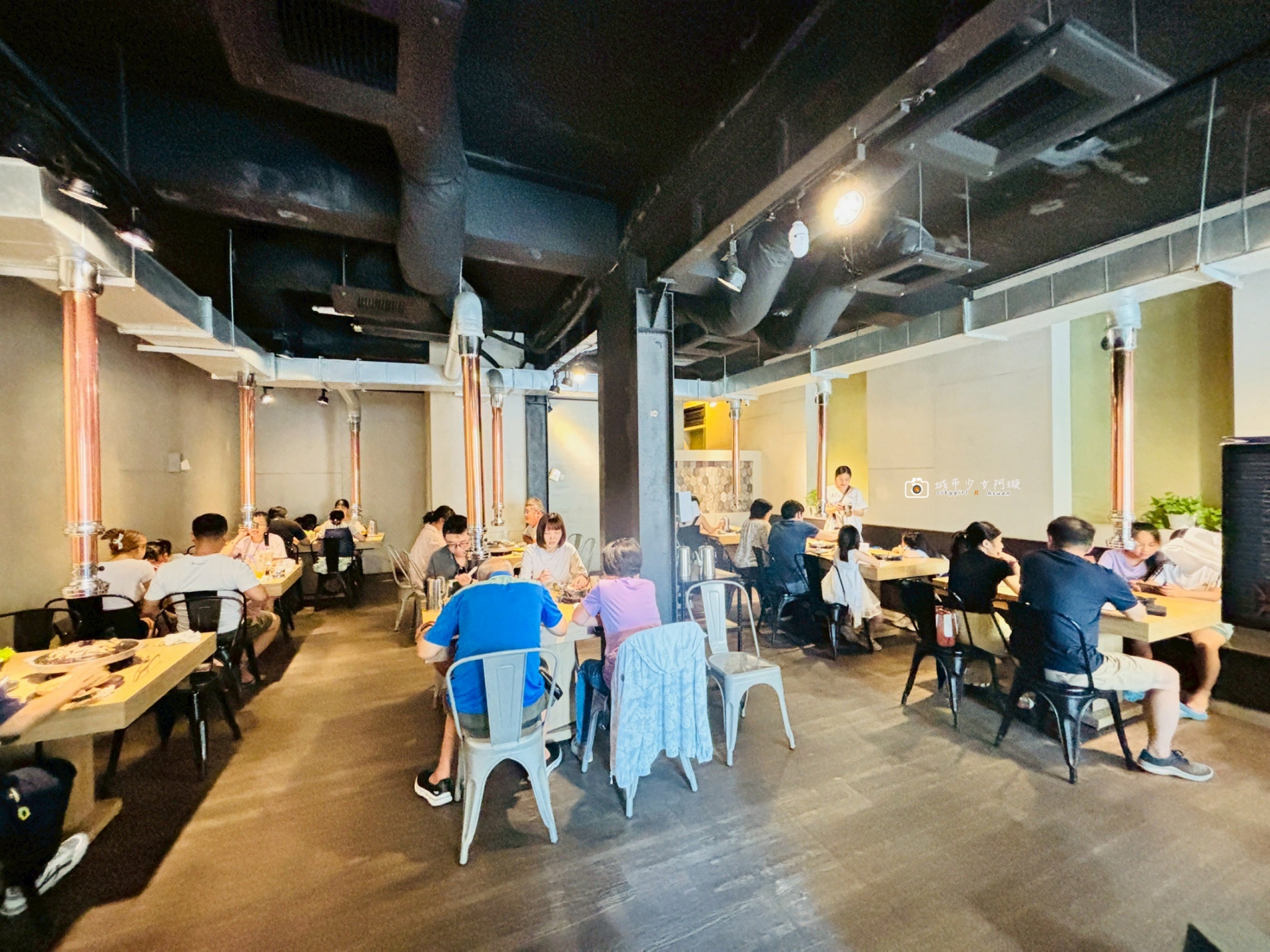 [台南美食]回訪再回訪！在地人氣美食，新營必吃韓式料理，激推鍋蓋烤肉、銅盤烤肉、海鮮煎餅！新營午餐晚餐推薦｜譚歐巴韓風美食 @城市少女阿璇