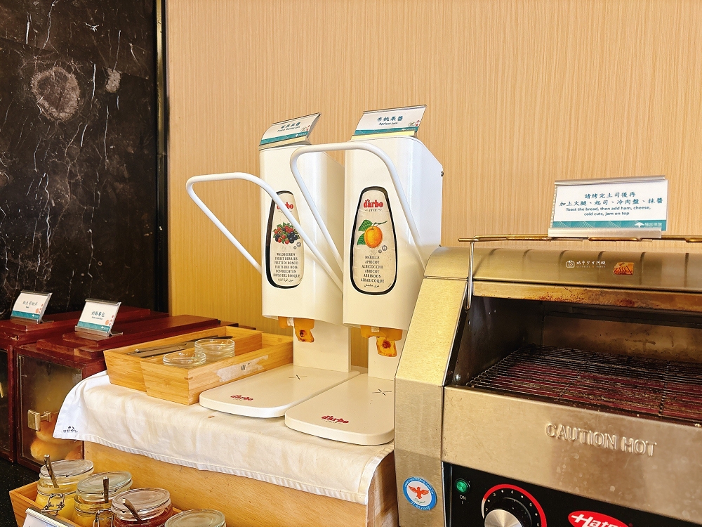 [南投住宿]親民價位入住純白城堡飯店，簡約舒適的南投住宿推薦｜福容徠旅水里店 @城市少女阿璇