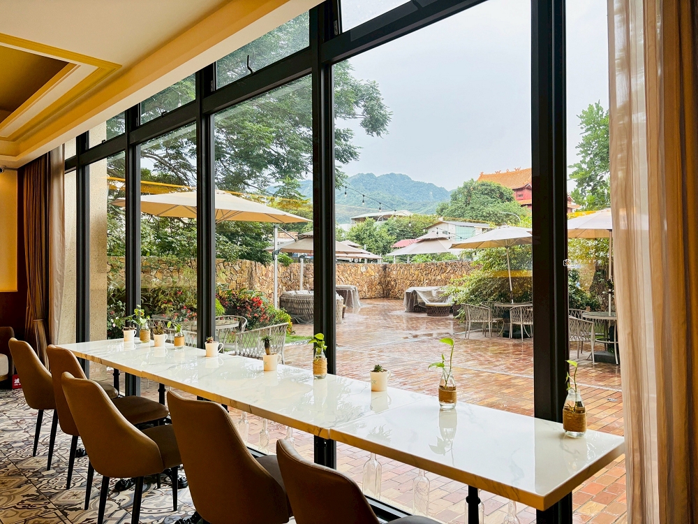 [南投住宿]親民價位入住純白城堡飯店，簡約舒適的南投住宿推薦｜福容徠旅水里店 @城市少女阿璇