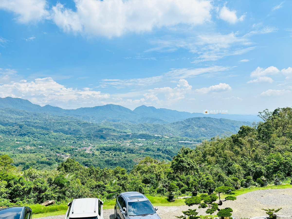 [台南美食]享受山林美景的景觀餐廳，關子嶺山雲共度的祕密花園｜雨露森林景觀咖啡 @城市少女阿璇